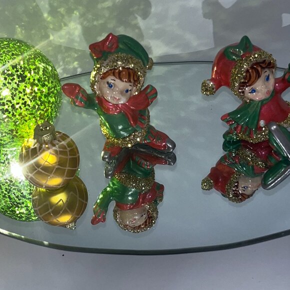 Vintage hand painted holly berry Christmas Ice Skater Girls on pond lighted OOAK - Picture 3 of 14